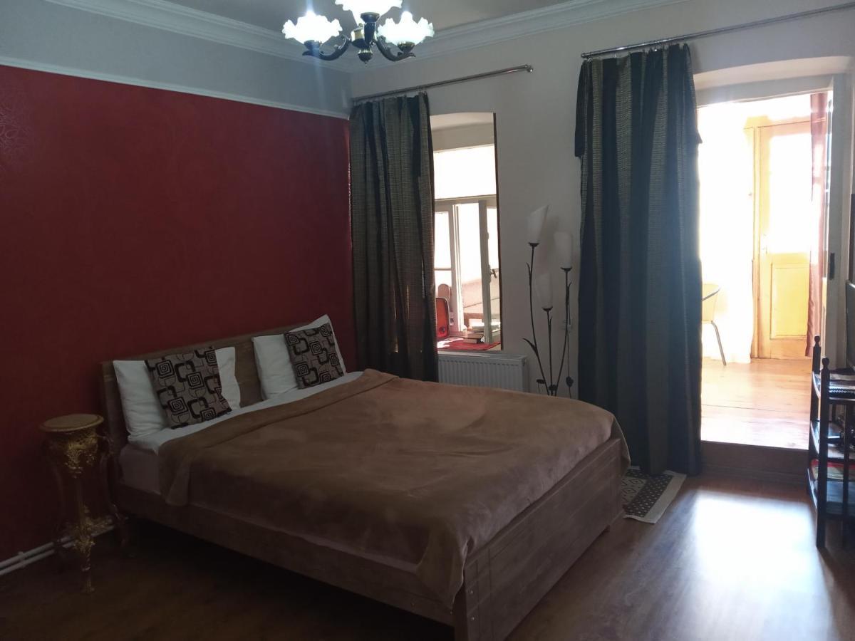 Apartment In The Heart Of Old Tbilisi ภายนอก รูปภาพ